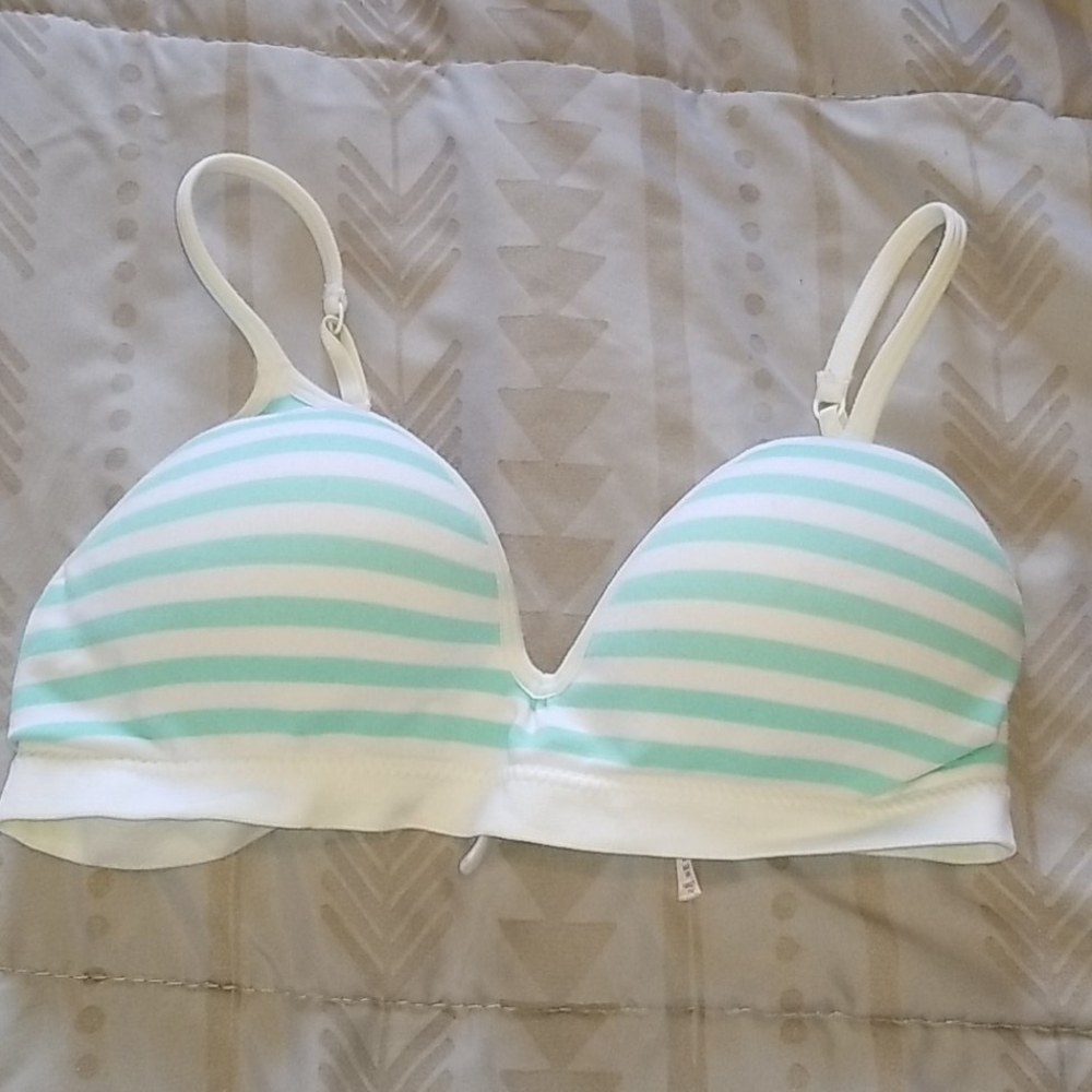Xhilaration bra